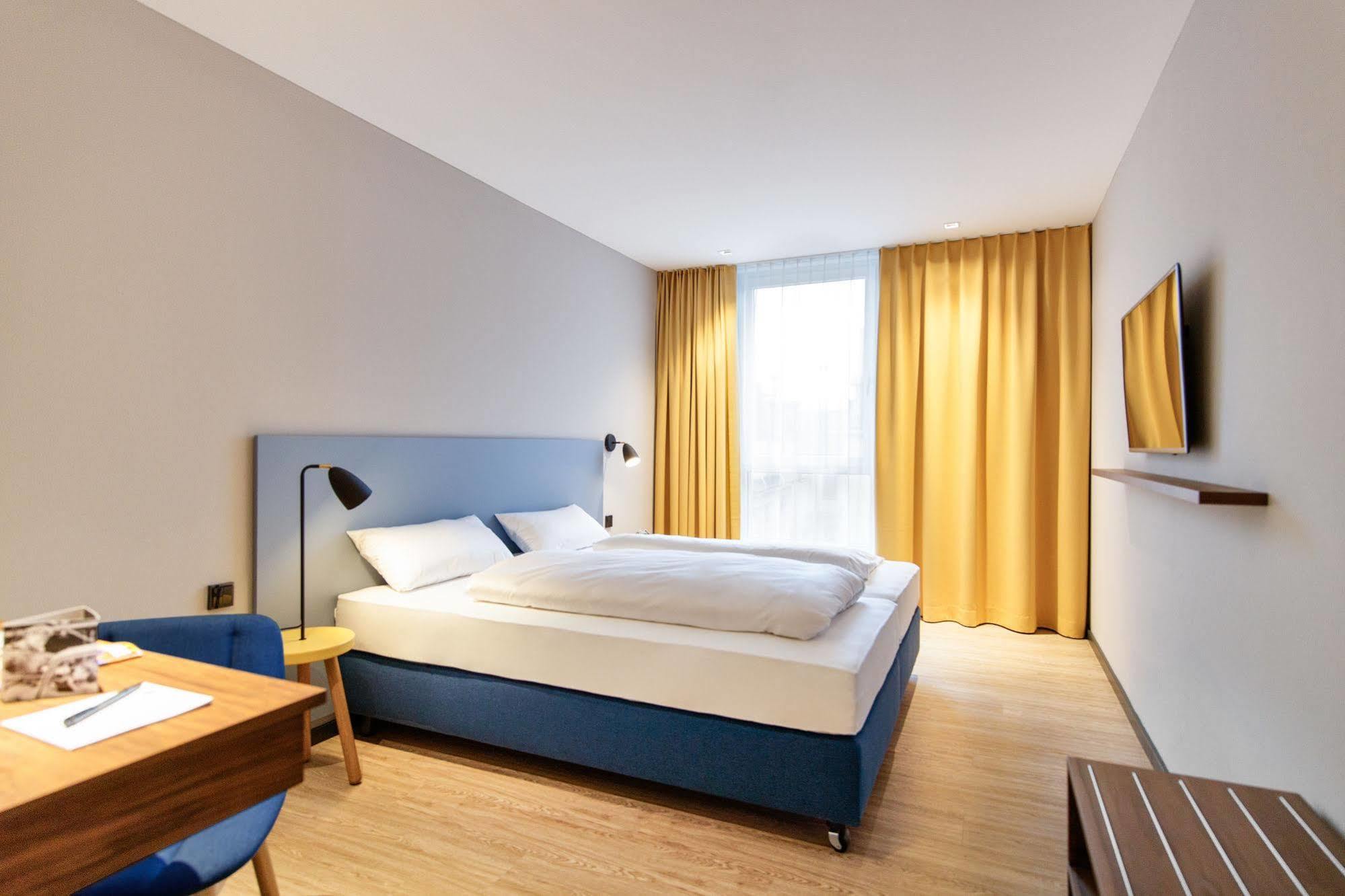 Elaya Hotel Göppingen Екстериор снимка